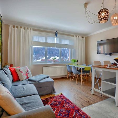 ウストシキ・ドルネApartament Zielona Milaアパートメント エクステリア 写真